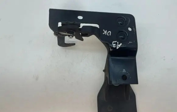 Audi A3 S3 8P Engine bonnet/hood lock/latch loop/hook 8P0823480A