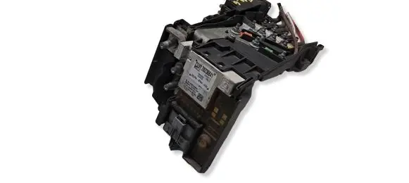 Peugeot 3008 I Fuse module 9666527580 28236841