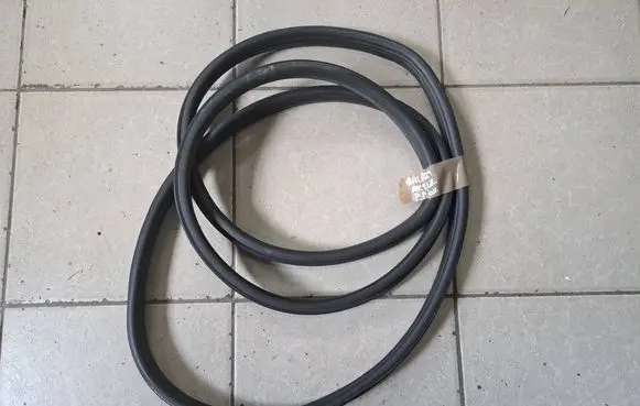 Ford Galaxy Front door rubber seal 