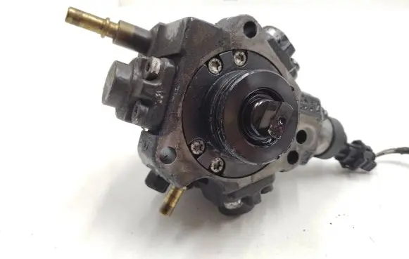 Land Rover Freelander 2 - LR2 Fuel injection high pressure pump 9660352980 02001281554 0445010139