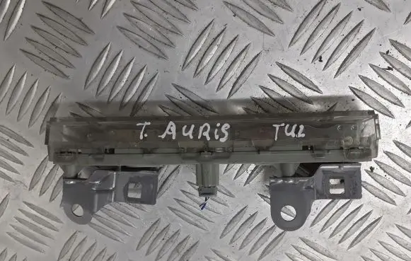 Toyota Auris 150 Third/center stoplight