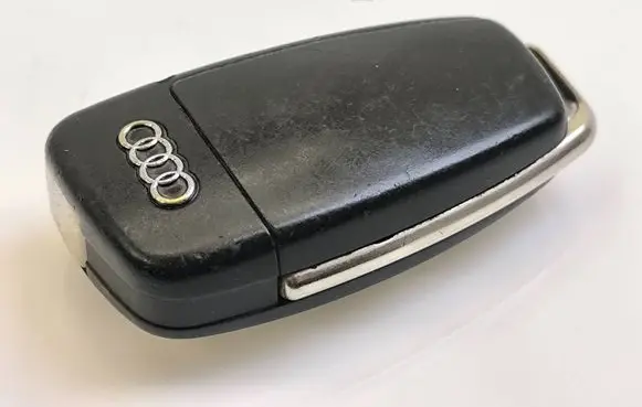 Audi A3 S3 8P Ignition key/card 8P0837220D 5FA00927211 434MHZ