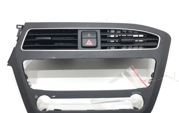 Hyundai i20 (GB IB) Dashboard side air vent grill/cover trim 84740-C8AA0