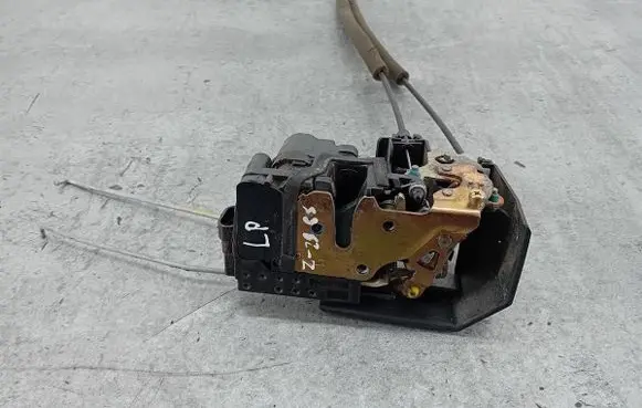 Chevrolet Epica Front door lock