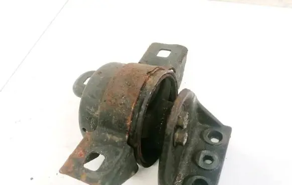 Chevrolet Aveo Engine mount bracket