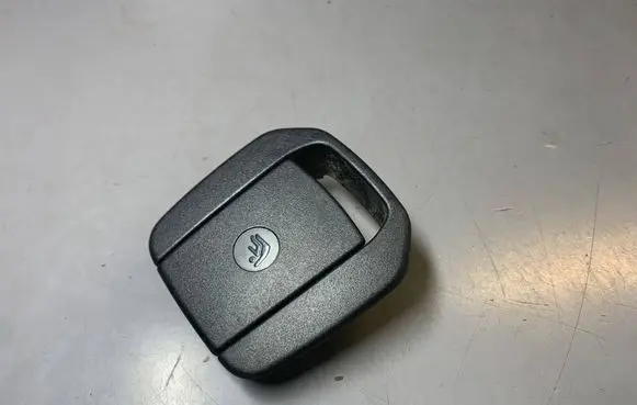 BMW 3 E90 E91 ISOFIX cover 7118673 52207118674 7118674