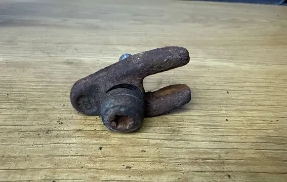 Opel Vivaro Fuel Injector clamp holder