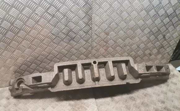 Front bumper foam support bar