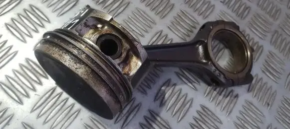 Renault Laguna I Piston with connecting rod
