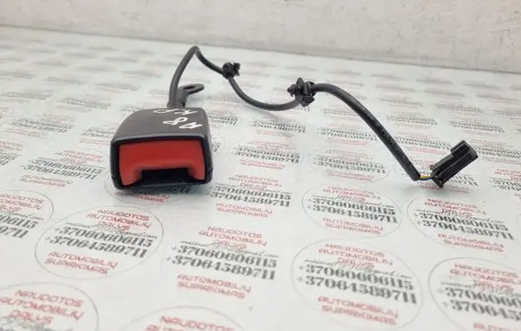 Front seatbelt buckle