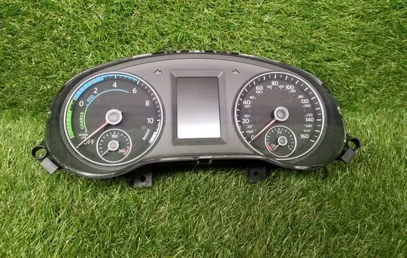 Volkswagen Jetta VI Speedometer (instrument cluster) 5C6920970D A2C80009400