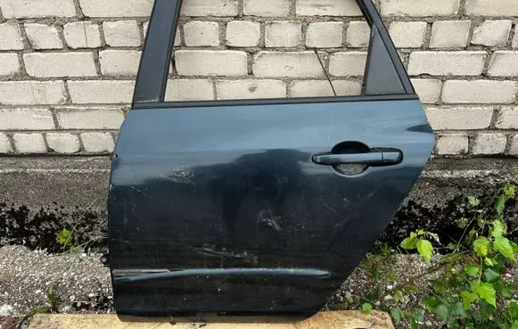 Mazda 3 I Rear door