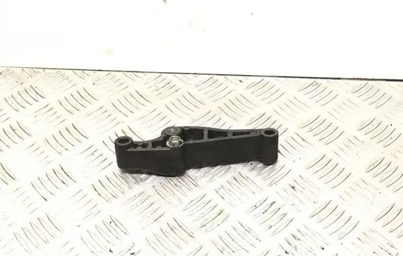 Ford Focus Engine mounting bracket 3S6E3C631BA