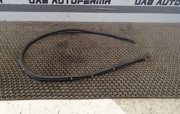 Toyota Corolla Verso AR10 Engine compartment rubber 
