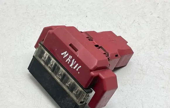Nissan Navara D23 Battery relay fuse H8073441