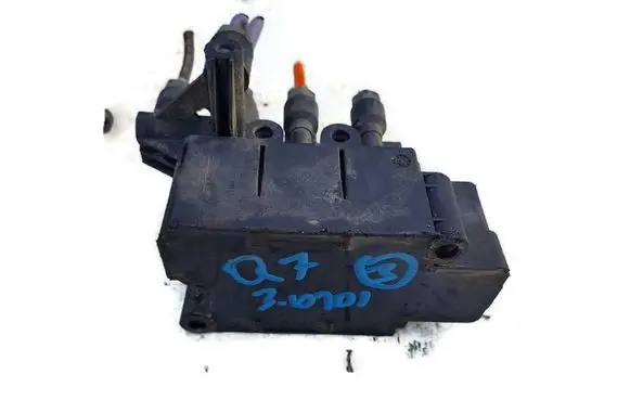 Audi Q7 4M Air suspension valve block 4M0616013A 160729 A63732