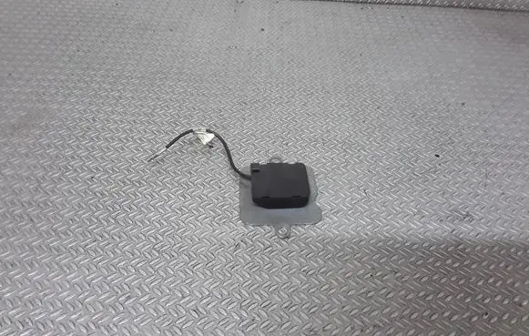 Cadillac CTS Aerial antenna amplifier 25724827