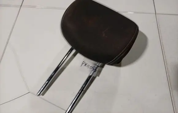 Renault Megane III Front seat headrest 