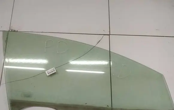 Honda Civic Front door window glass four-door AS2