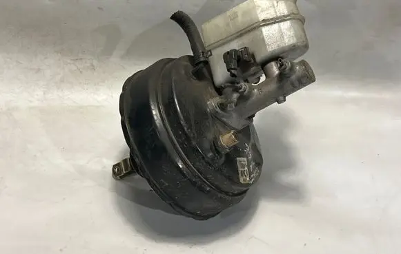 Hyundai Tucson JM Brake booster 585002E450