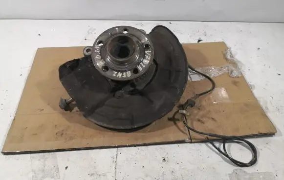 Volvo V70 Front wheel hub spindle knuckle