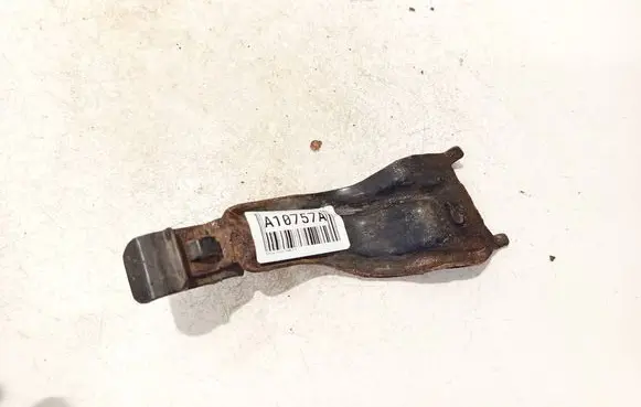 Radiator mount bracket