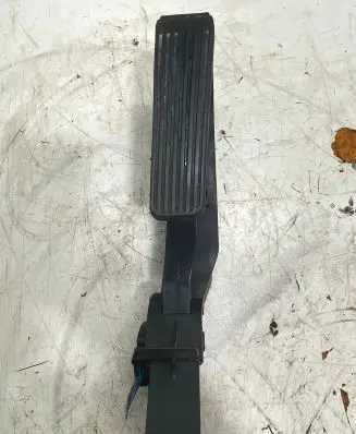 Mercedes-Benz E W211 Accelerator throttle pedal A203000104 220502