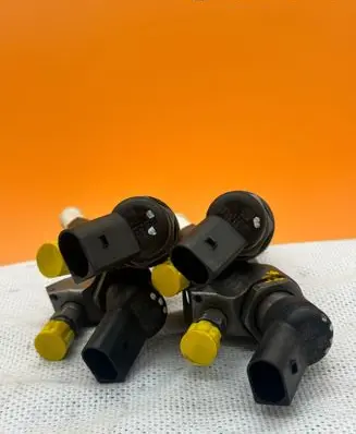 Citroen Berlingo Fuel injectors set 9652173780 DF0913216
