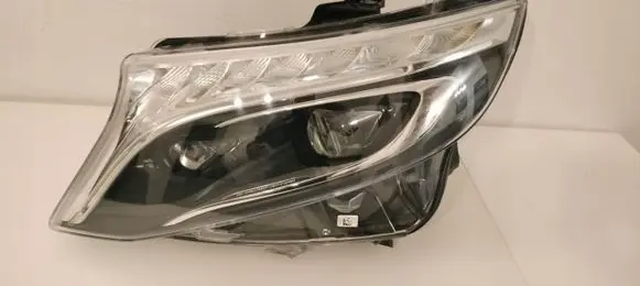 Mercedes-Benz Vito Viano W447 Headlight/headlamp A4779064600