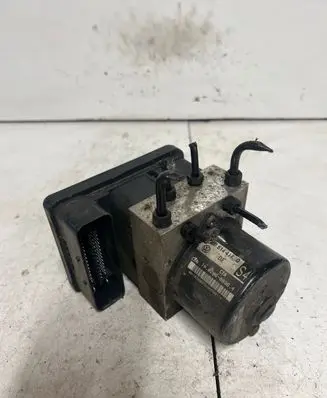 Volkswagen Golf IV ABS Pump 1C0907379K YH2D09B13
