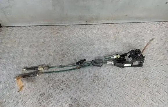 Nissan Micra Gear shifter/selector 341011HC0A 20110117