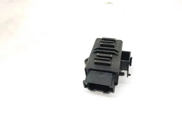 Volkswagen Transporter - Caravelle T5 Seat heating relay 1K0959772