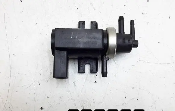 Volkswagen Polo Turbo solenoid valve 1j0906627