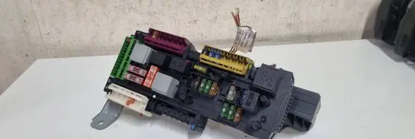 Mercedes-Benz E W212 Fuse module 168298 1670660