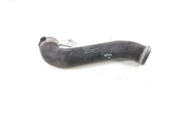 Volvo XC40 Intercooler hose/pipe 32224390