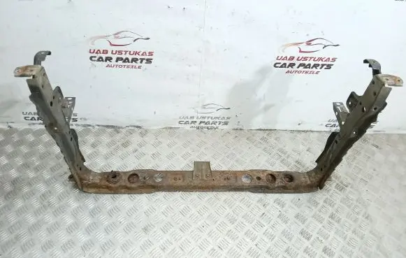 Toyota Avensis T270 Radiator support slam panel