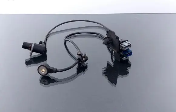 Audi 80 90 S2 B4 Detonation knock sensor 054905377 054905377G 1HM971845