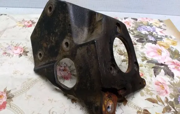 Volkswagen Transporter - Caravelle T4 Fuel pump bracket 074130147C