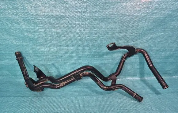 Engine coolant pipe/hose