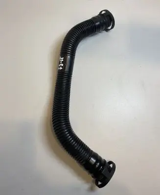 Audi Q7 4L Breather hose/pipe 7L0131625A