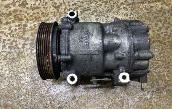 Peugeot 5008 Air conditioning (A/C) compressor (pump)