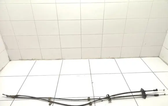 Handbrake/parking brake wiring cable