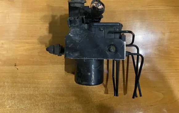 Skoda Fabia Mk1 (6Y) ABS Pump 0265900009 6Q0907379H 289300