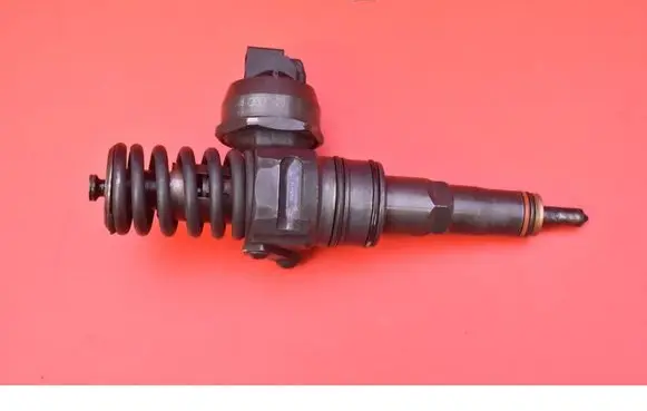 Volkswagen Golf IV Fuel injector 038130073AS