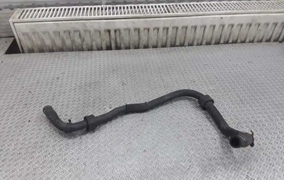Volkswagen Touran I Engine coolant pipe/hose