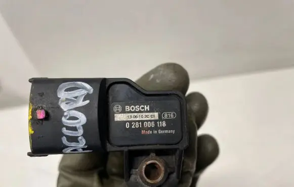 Honda Accord Air pressure sensor 0281006118 13061102CC1