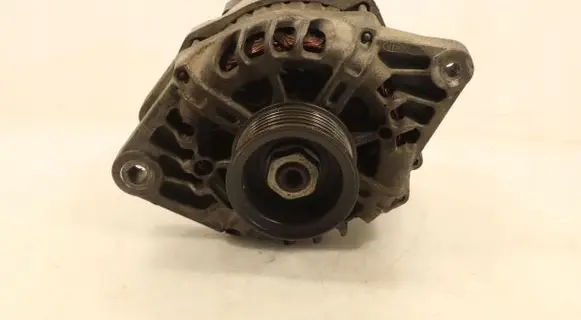 Hyundai i30 Generator/alternator 373002B101