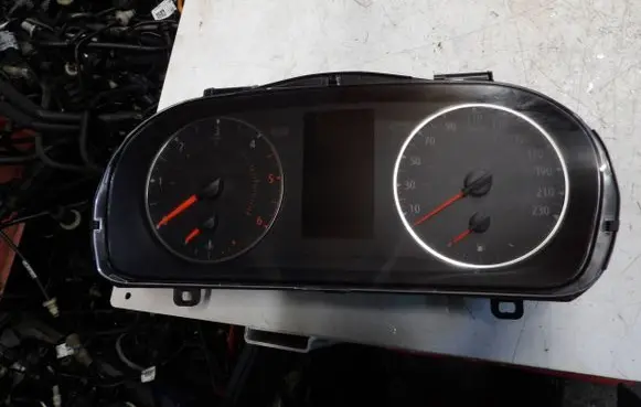 Renault Captur II Speedometer (instrument cluster) 248102312R 06HL37K4100061