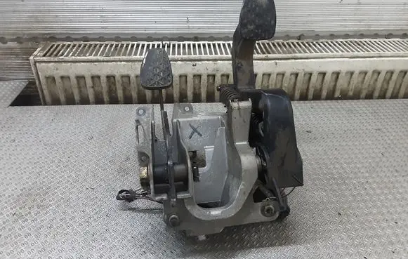 Volkswagen II LT Pedal assembly A9012902016