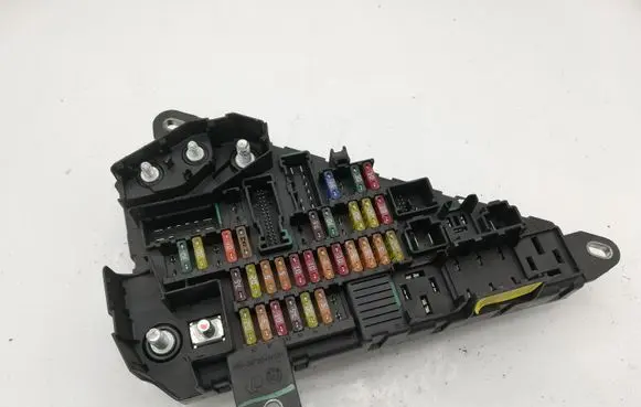 BMW 5 E60 E61 Fuse module 6908603